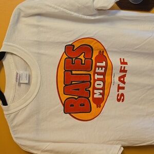 Vintage Men's Large White 100% Cotton Bates Motel Staff Tee Shirt